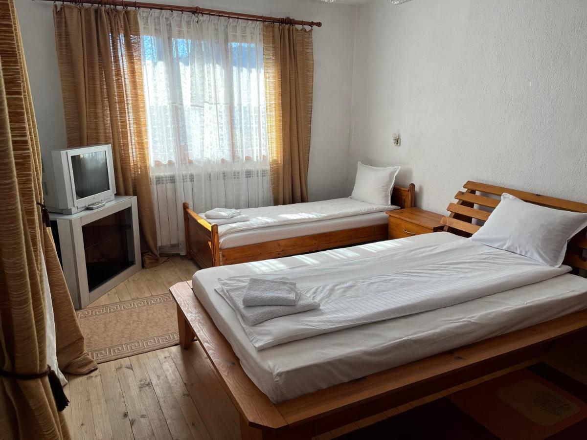 Guest House Lina Kopriwschtiza Exterior foto